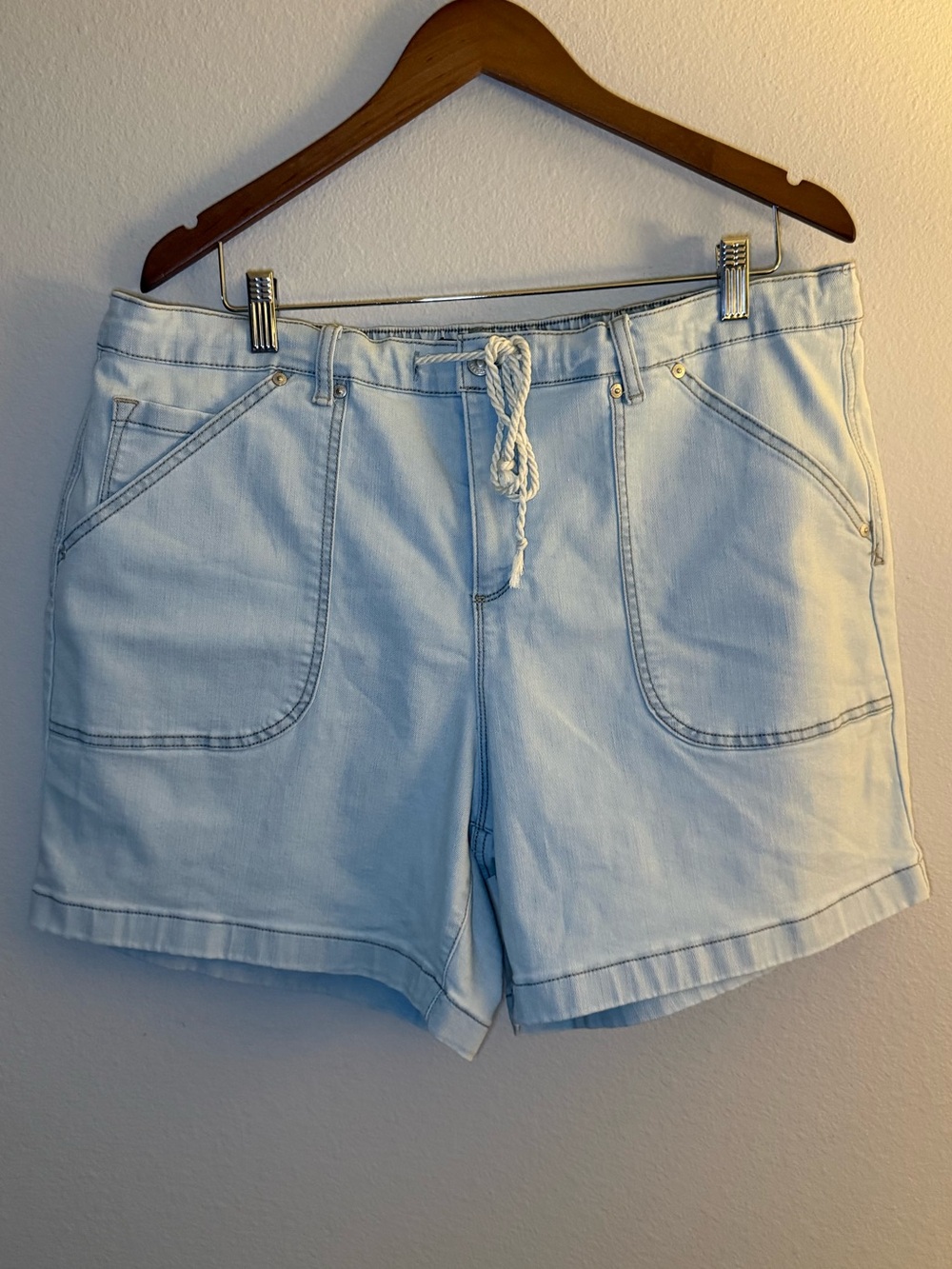 Gloria Vanderbilt Light Blue Cotton Drawstring Shorts
